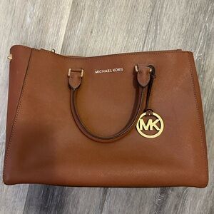 Michael kors purse